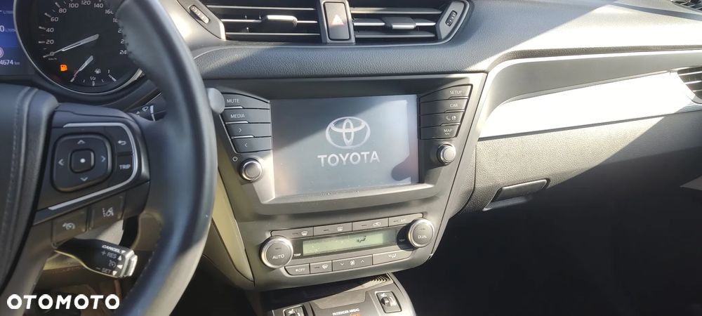 Toyota Avensis Touring Sports 1.8 Executive - 16