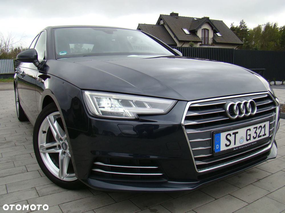 Audi A4 Limousine 40 TFSI design - 1