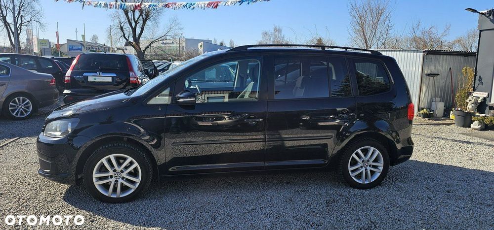 Volkswagen Touran - 12