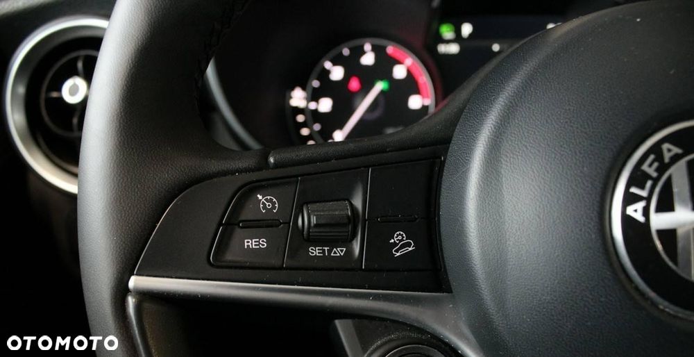 Alfa Romeo Stelvio 2.2 JTDM Q4 - 9