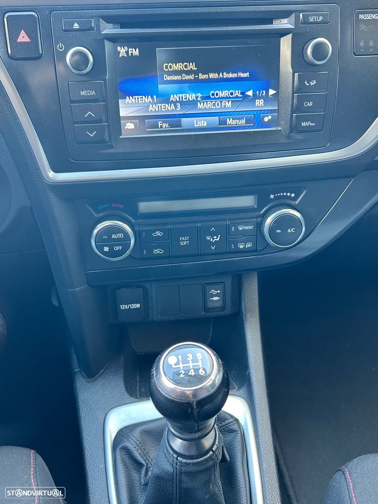 Toyota Auris Touring Sports 1.4 D-4D Com+P.Sport +Navi - 11