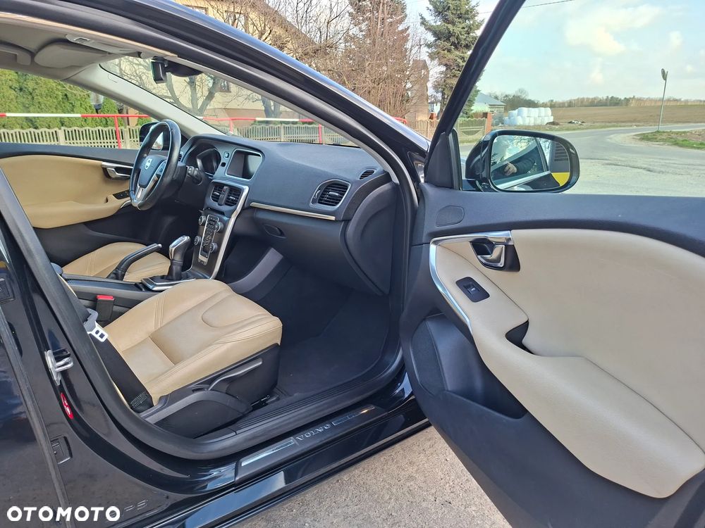 Volvo V40 D2 Momentum - 33