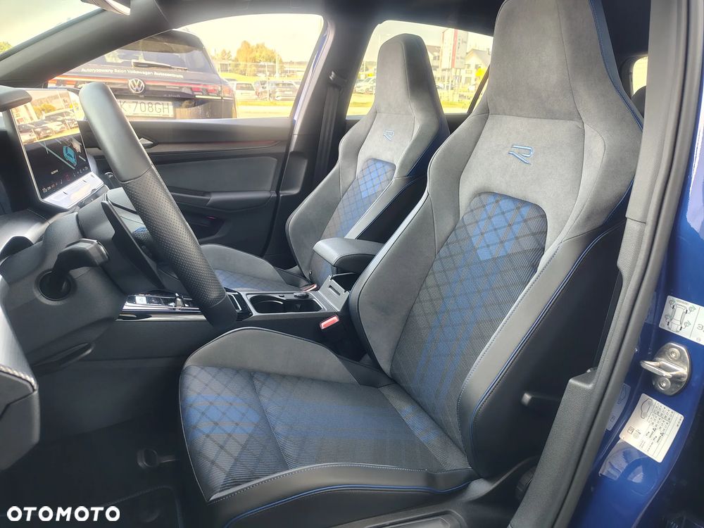 Volkswagen Golf - 10