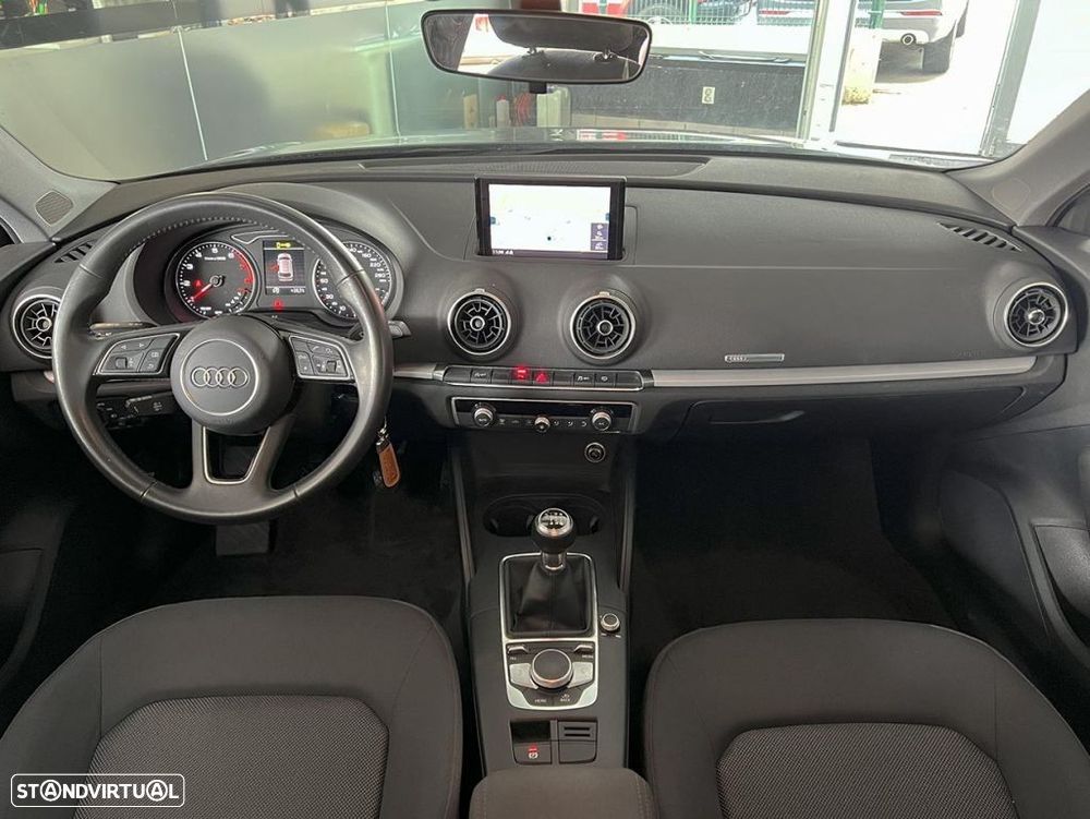 Audi A3 Sportback 30 TFSI - 11