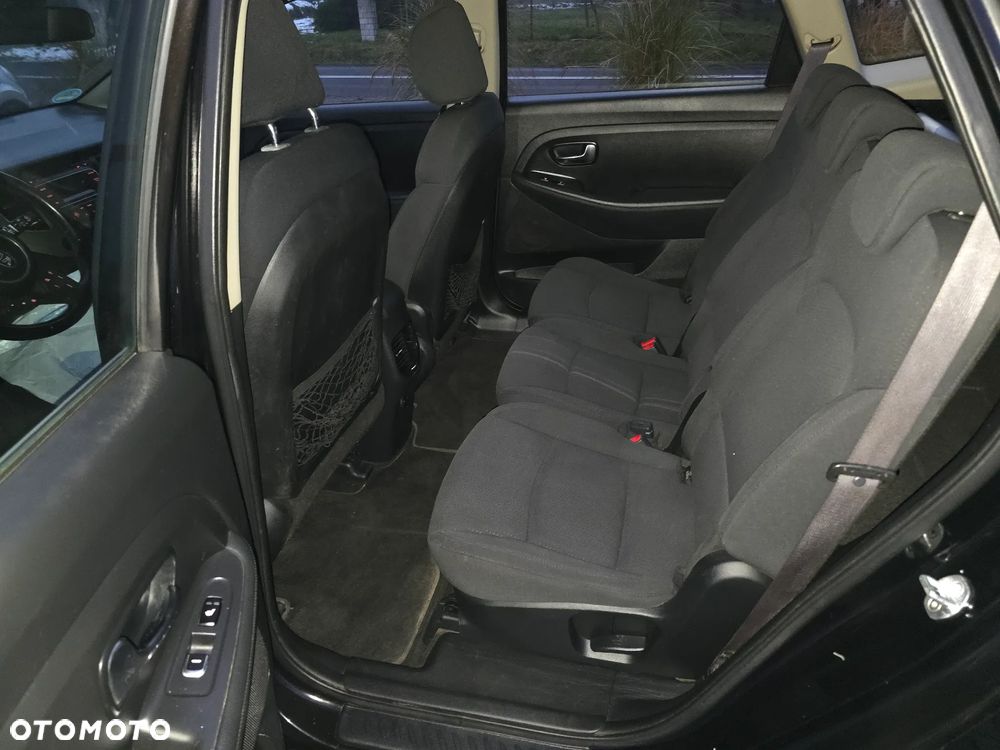 Kia Carens 1.7 CRDi Vision - 10