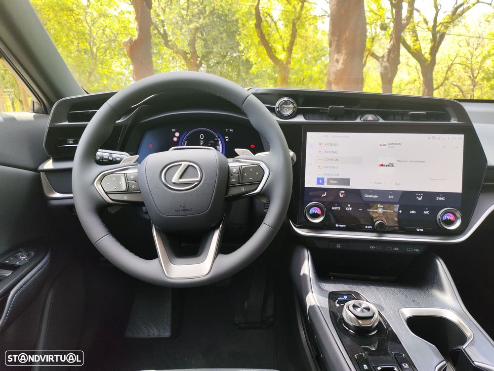 Lexus RZ 300e Premium - 11