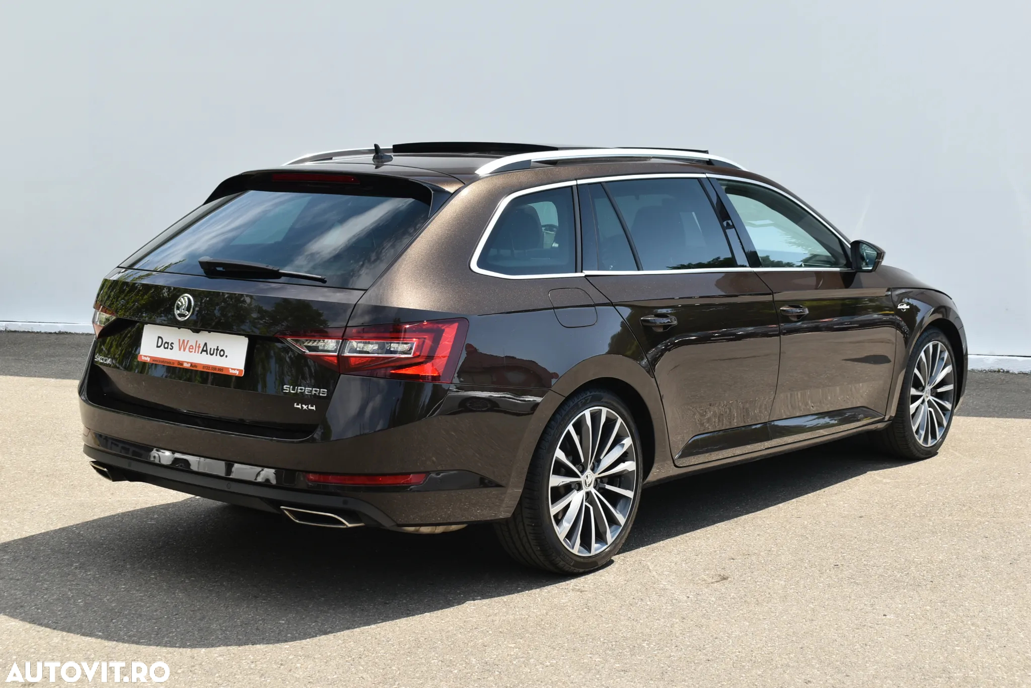 Skoda Superb 2.0 TSI DSG 4X4 Laurin & Klement - 4