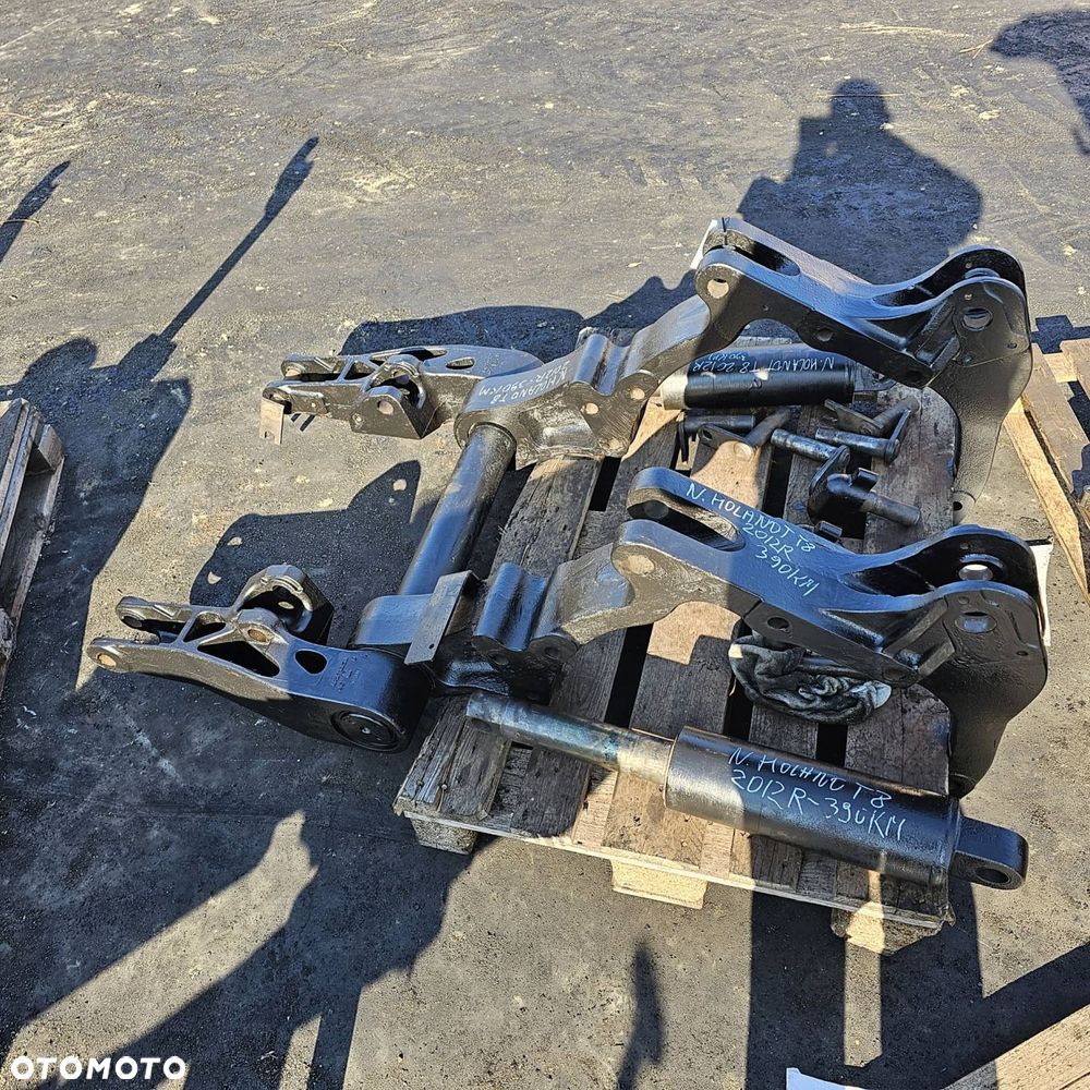 PODNOŚNIK RAMION TRAKTOR NEW HOLLAND T8.390 TYŁ - 3