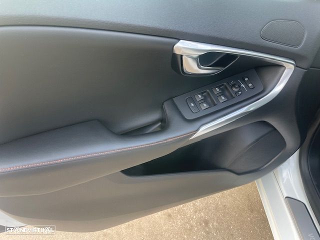 Volvo V40 1.6 D2 VOR - 21