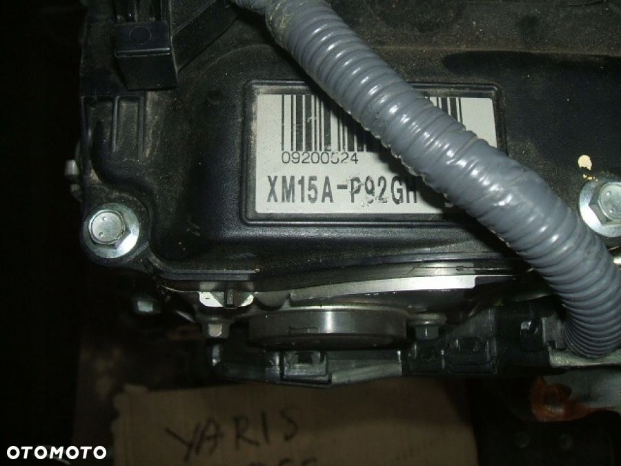 TOYOTA YARIS IV CROSS 1.5 HYBRYDA benzyna M15A XM15A-P92GH 2024 rok 15000km - 6
