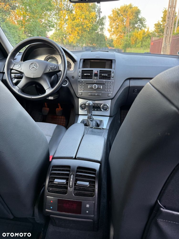 Mercedes-Benz Klasa C 220 CDI DPF Avantgarde - 11