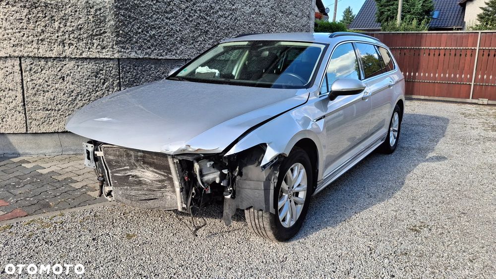 Volkswagen Passat - 4