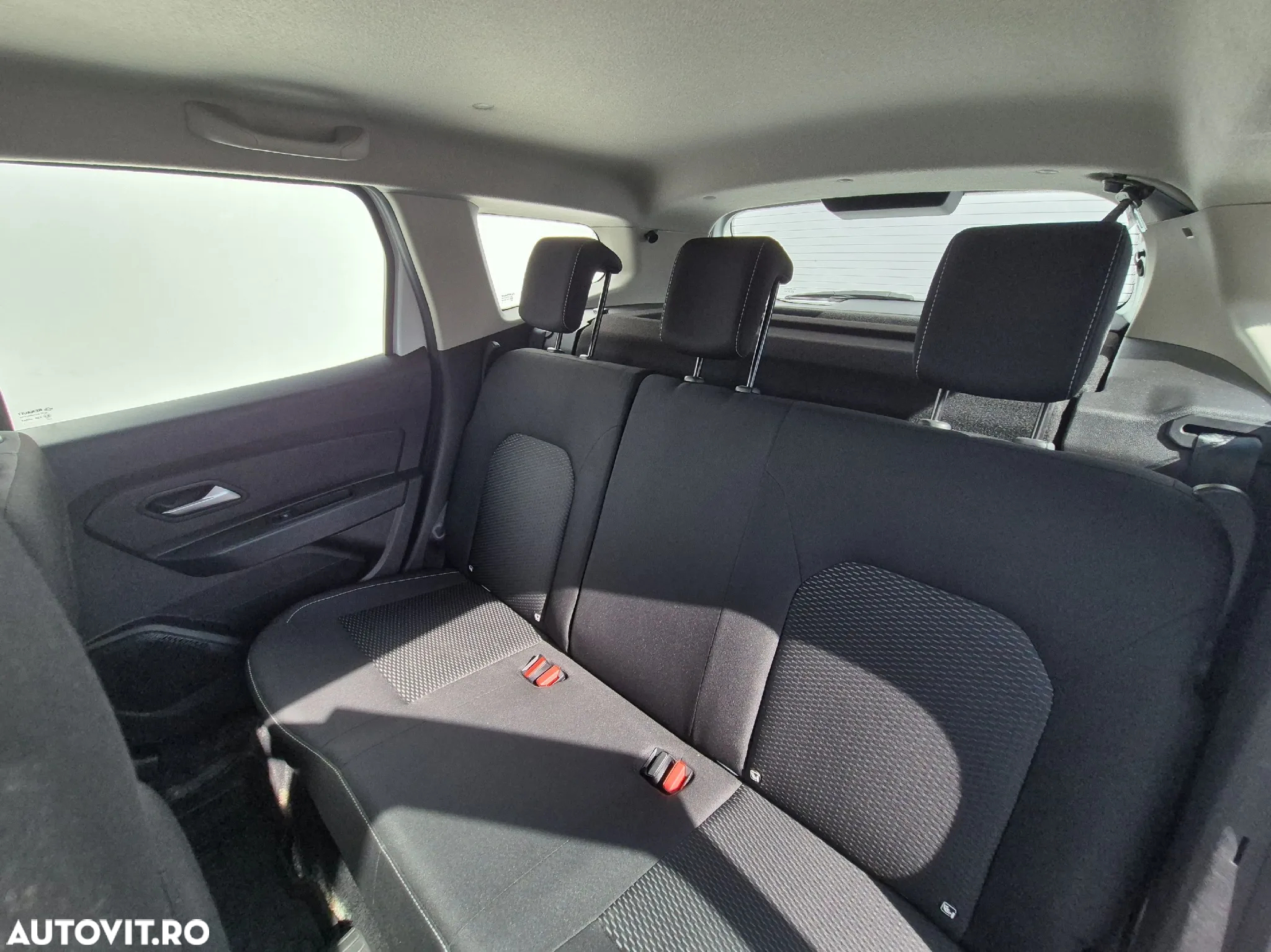 Dacia Duster 1.5 Blue dCi 4WD Comfort - 11