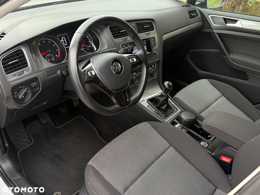 Volkswagen Golf 1.2 TSI BlueMotion Technology Comfortline - 30