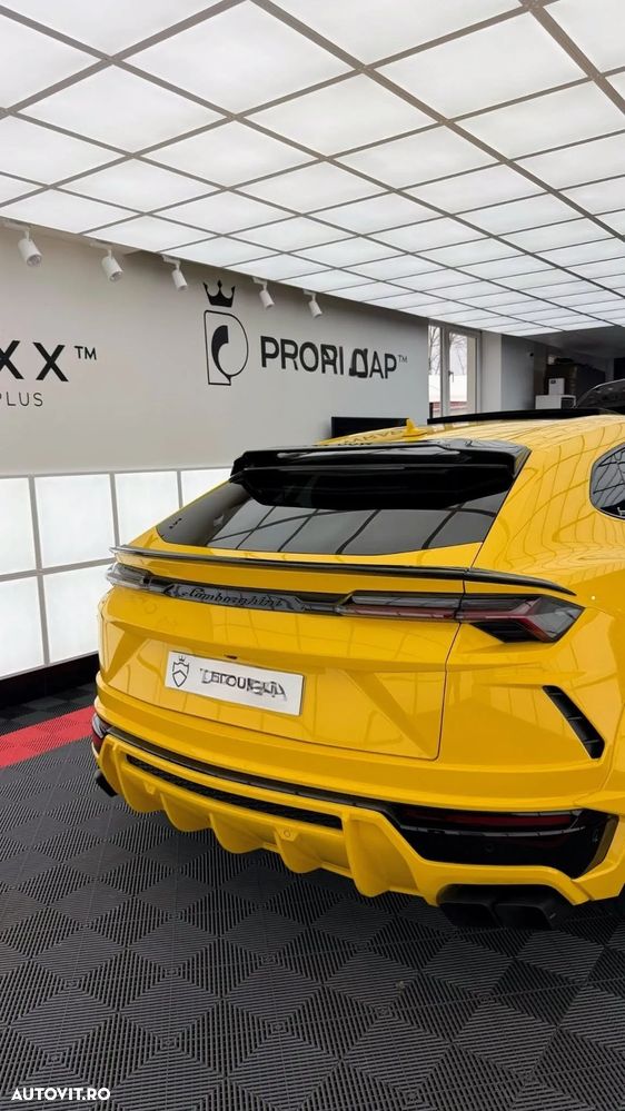 Lamborghini URUS Standard - 3