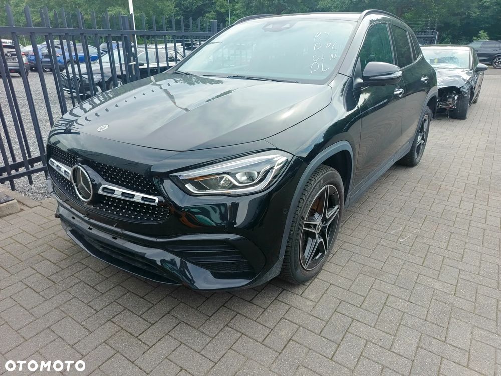 Mercedes-Benz GLA 250 e PHEV Progressive 8G-DCT - 11
