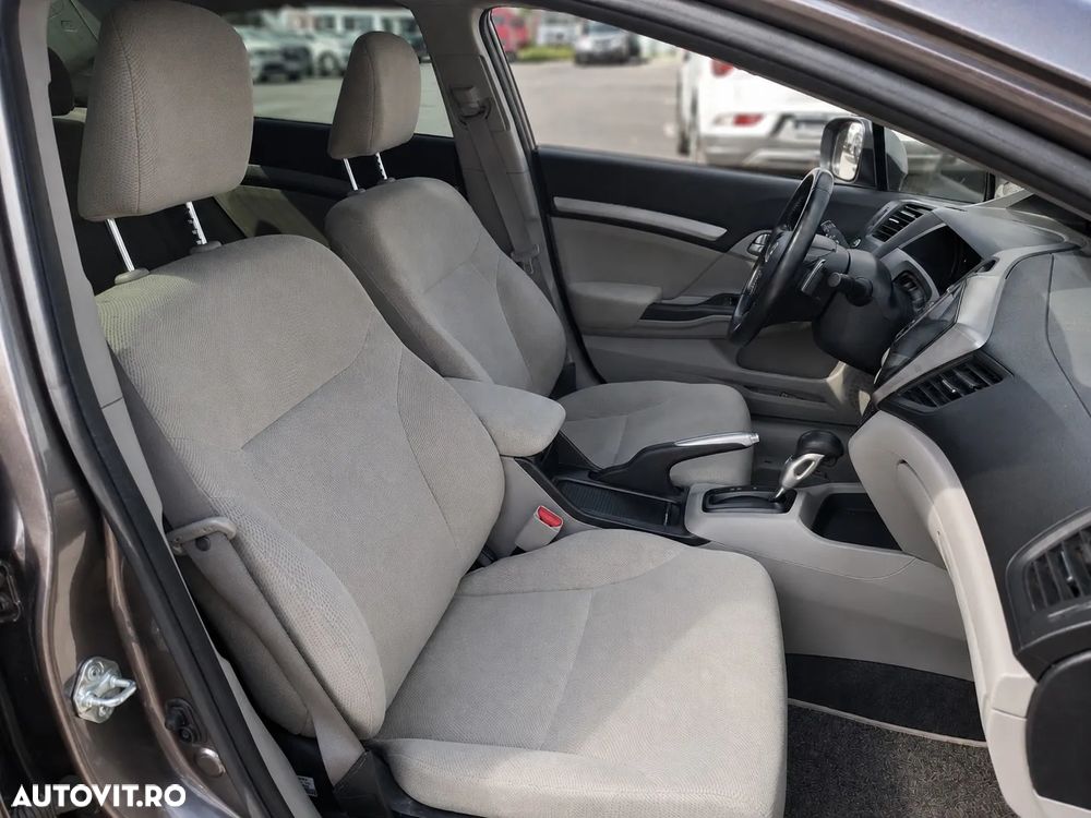 Honda Civic 1.8 i-VTEC AT Elegance - 14