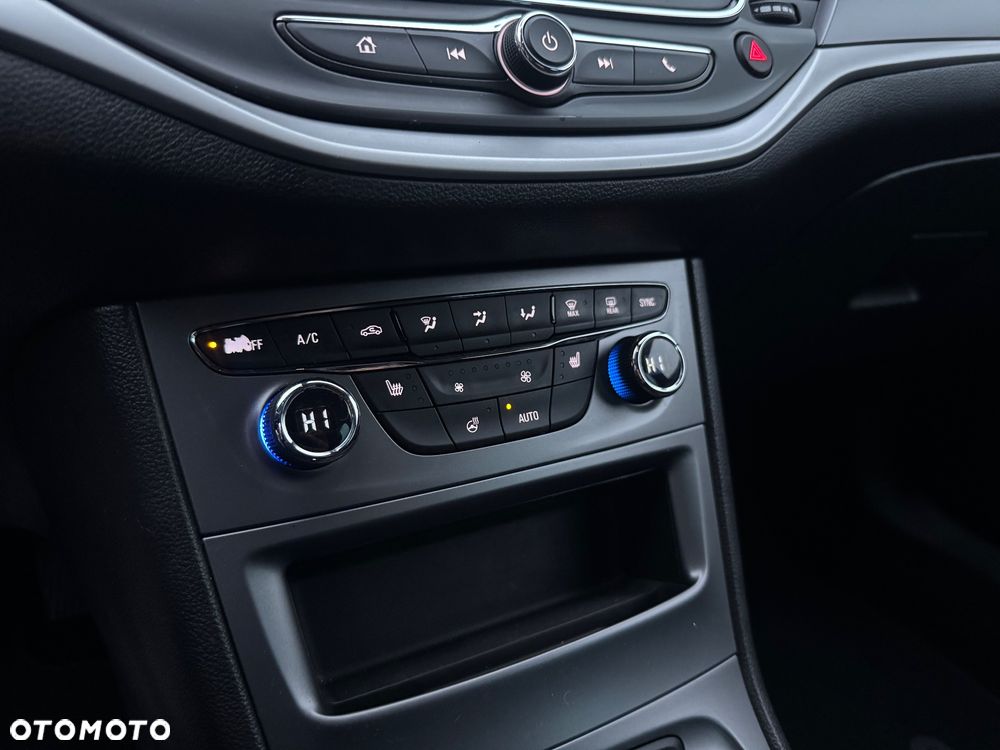 Opel Astra 1.4 Turbo Business - 17