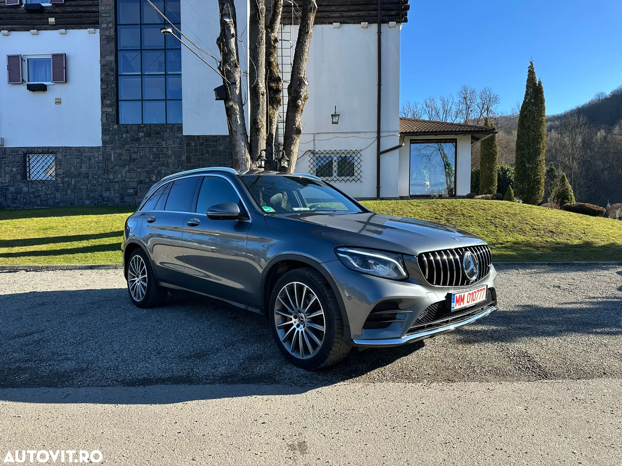 Mercedes-Benz GLC 250 d 4Matic 9G-TRONIC AMG Line - 2