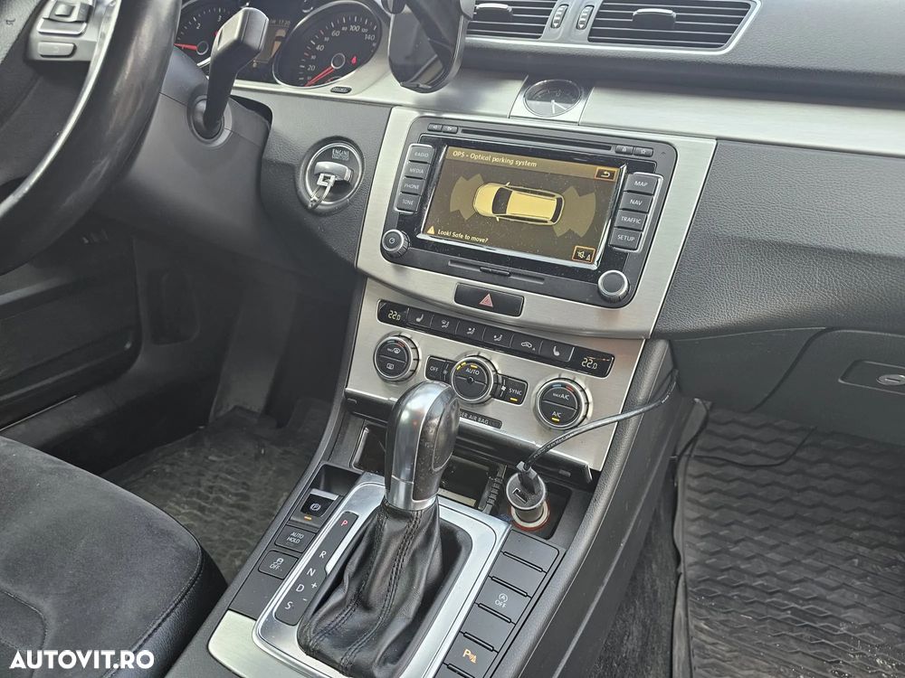 Volkswagen Passat Variant 2.0 TDI BlueMotion Technology Highline DSG - 13