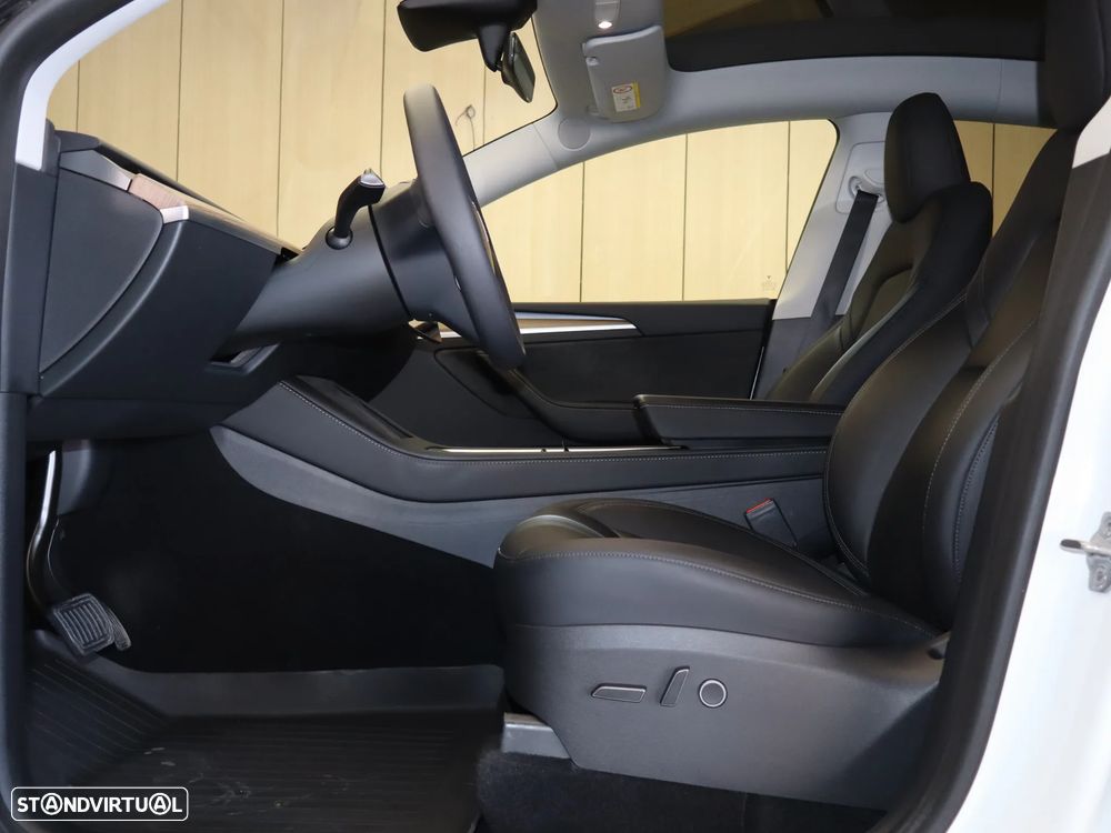 Tesla Model Y Long Range Dual Motor AWD - 21