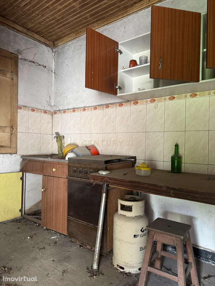 Casa  antiga para restauro - Grande imagem: 3/3