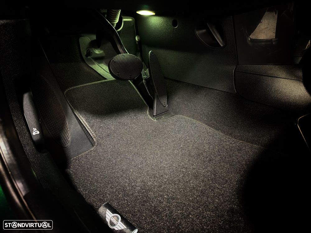 MINI 3 Portas Cooper D Aut. - 18
