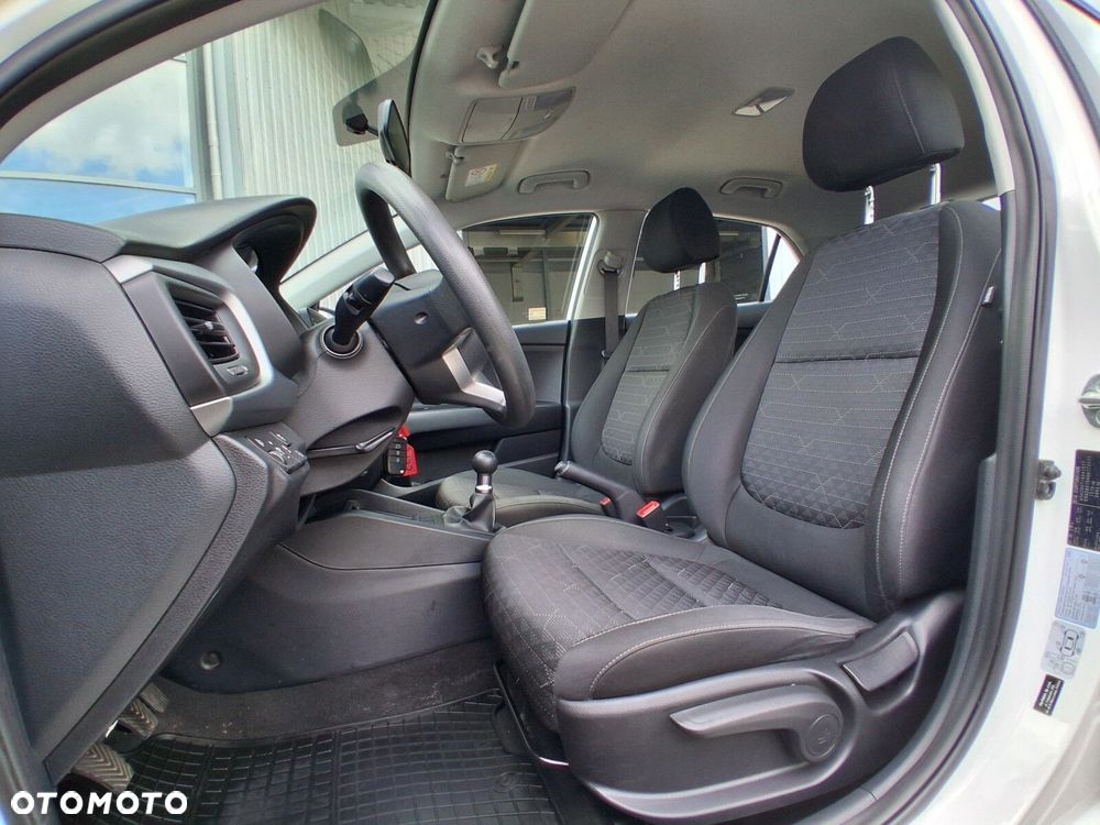 Kia Rio - 25