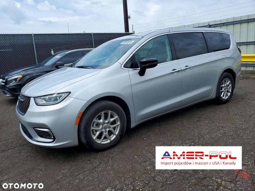 Chrysler Pacifica - 2