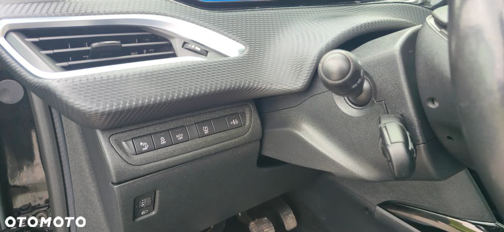 Peugeot 2008 1.6 BlueHDi Allure S&S - 10