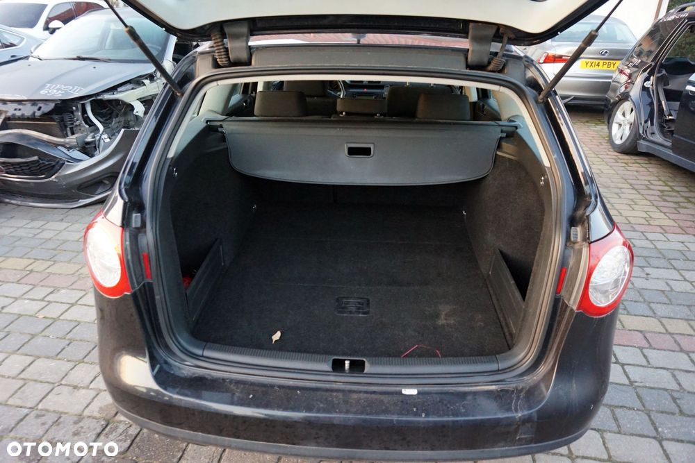 VOLKSWAGEN PASSAT B6 KOMBI 2006 LC9X 1.9 TDI BLS 105KM HVN CZARNY na części - 15