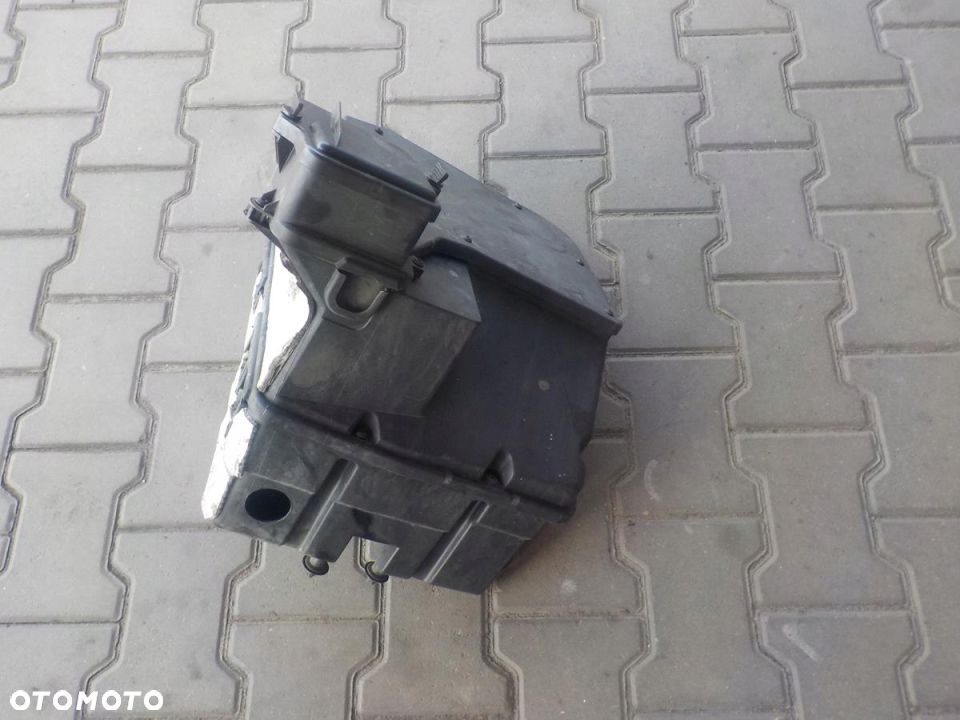 VW T5 03- PLASTIK OBUDOWA SKRZYNKA BEZPIECZNIKÓW - 1