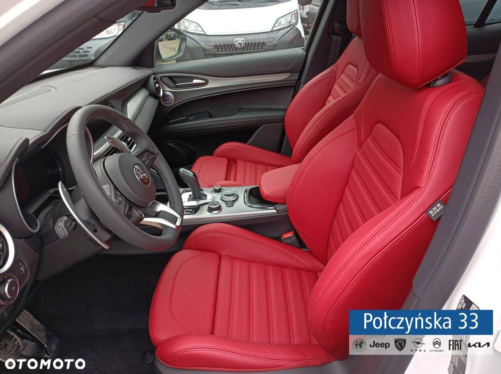 Alfa Romeo Stelvio - 12