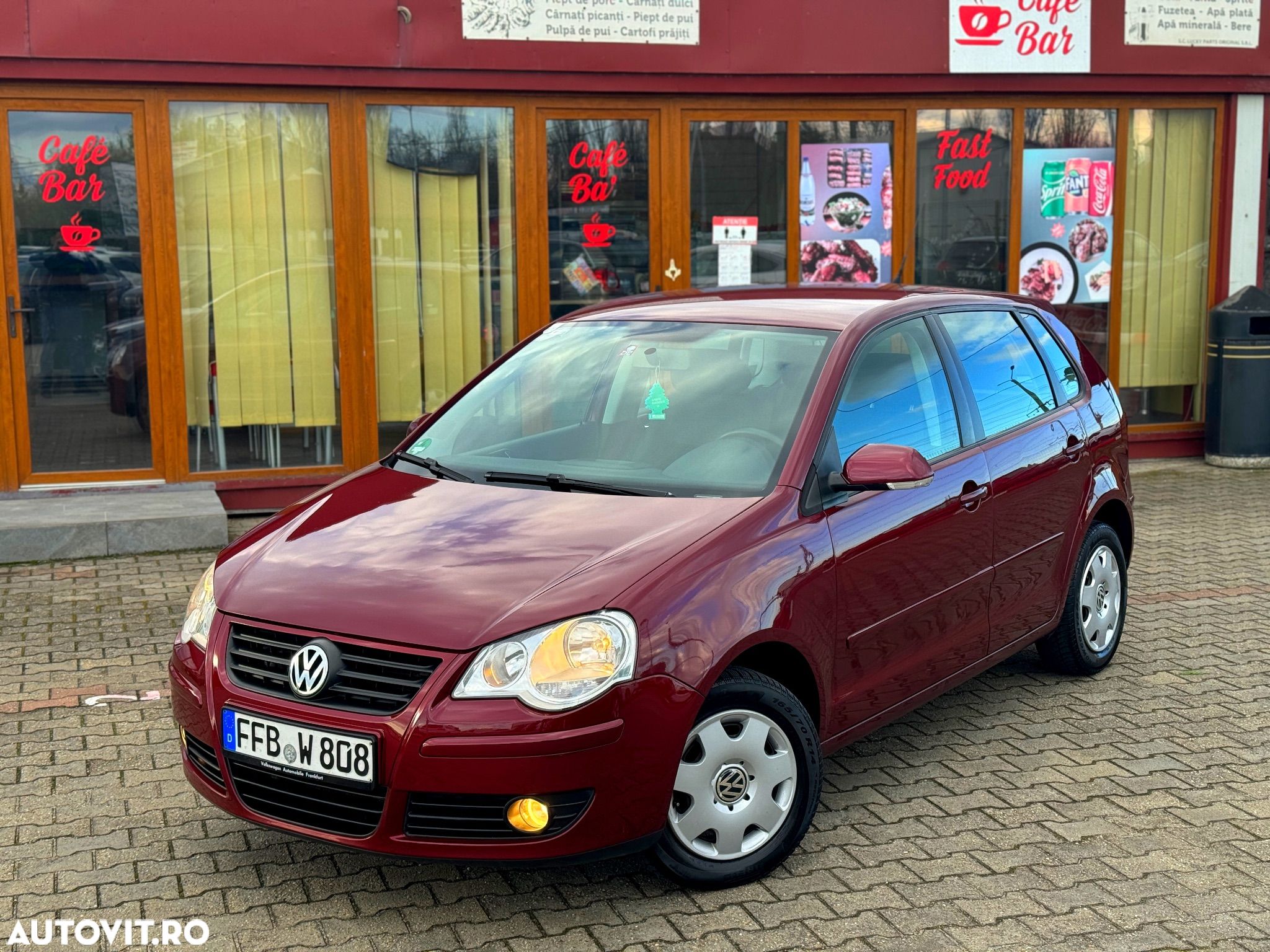 Volkswagen Polo - 1