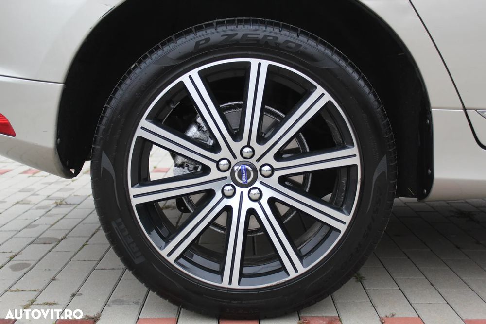 Volvo XC 60 D5 AWD Geartronic Summum - 26