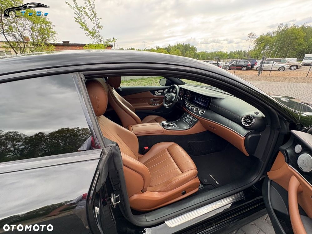 Mercedes-Benz Klasa E 400 4Matic 9G-TRONIC 25th Anniversary Edition - 31