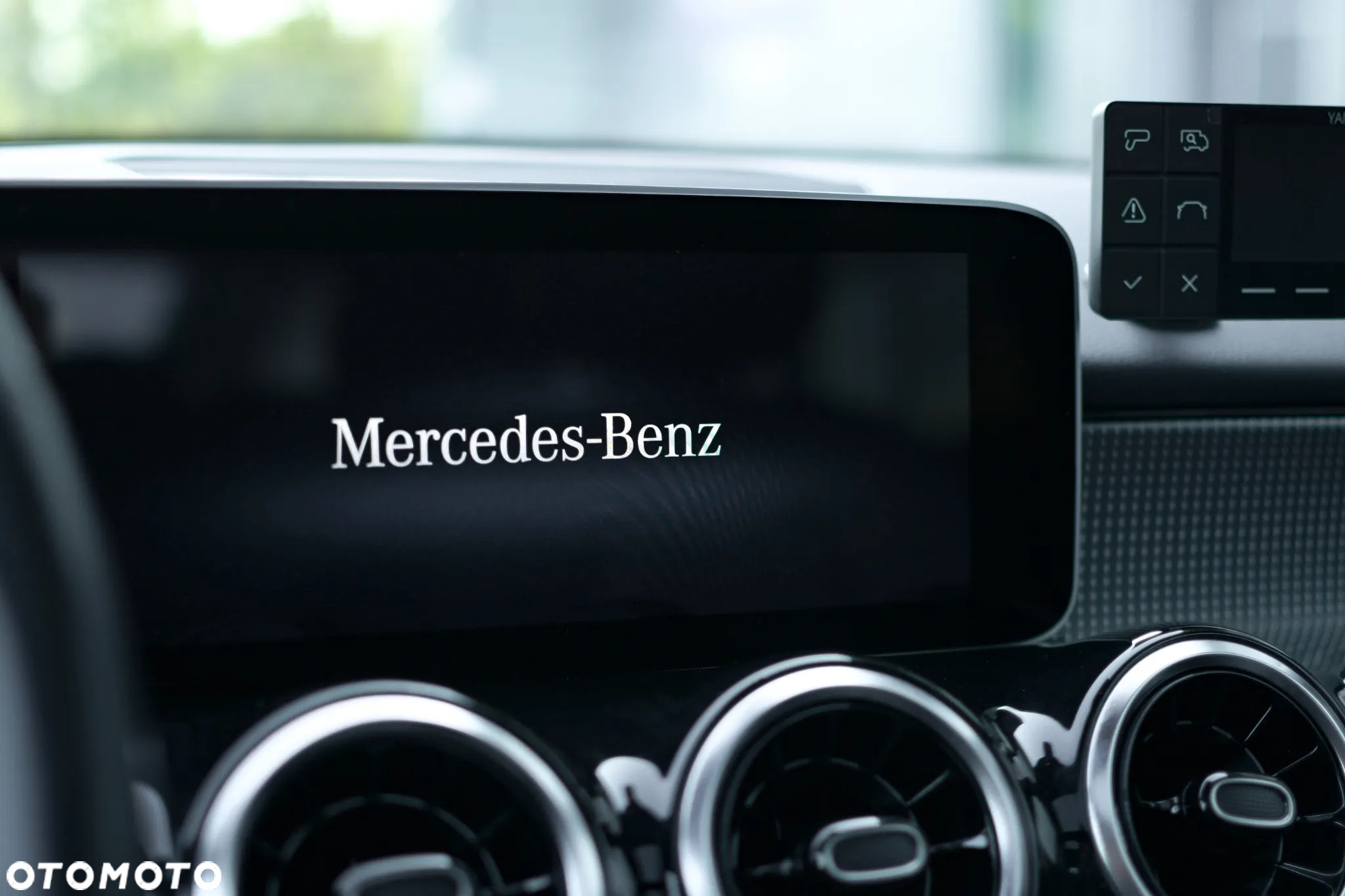 Mercedes-Benz GLB 250 4-Matic 8G-DCT - 15