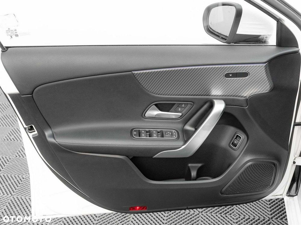 Mercedes-Benz Klasa A 200 d Progressive 8G-DCT - 11
