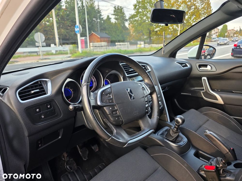 Citroën DS4 1.6 HDi SoChic - 9