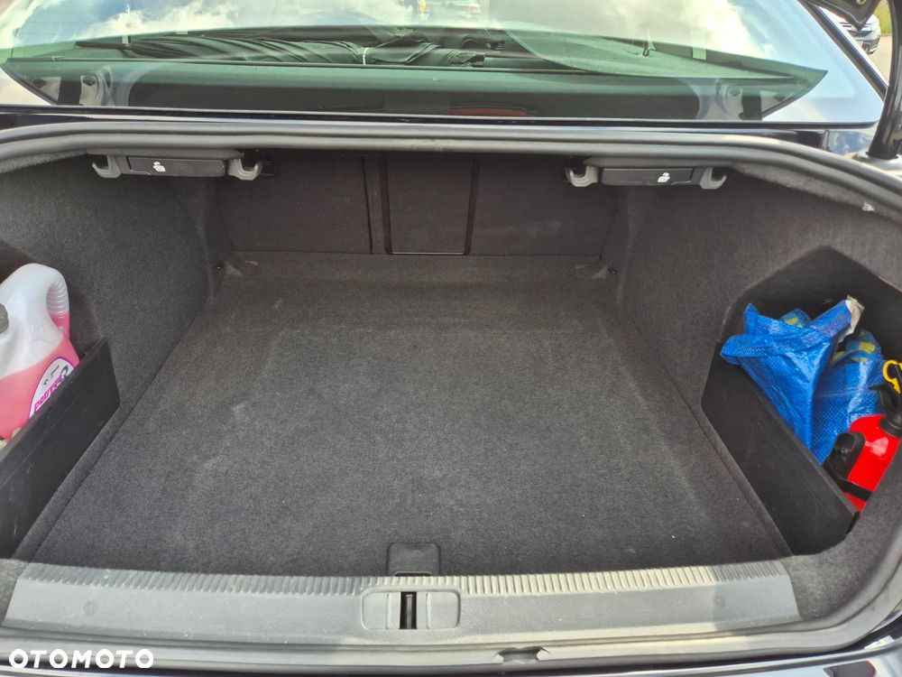 Volkswagen Passat 2.0 TDI Comfortline - 13