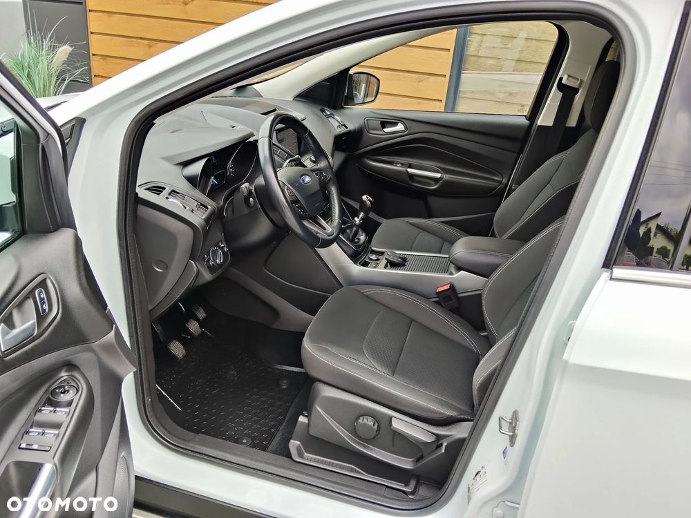 Ford Kuga 1.5 EcoBoost TITANIUM - 9