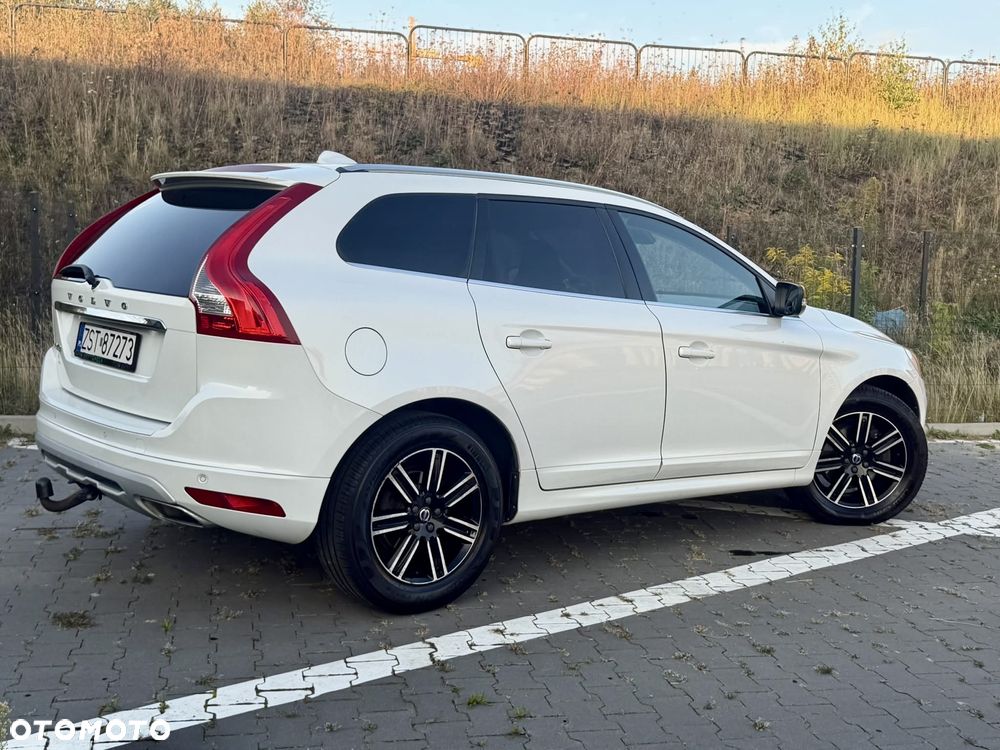 Volvo XC 60 D3 Drive-E Momentum - 28