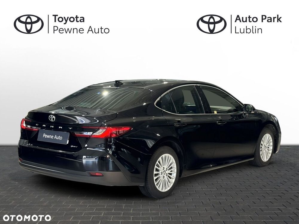 Toyota Camry - 5