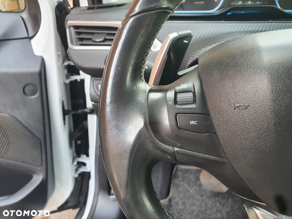 Peugeot 2008 PureTech 82 ETG5 STOP&START Allure - 18