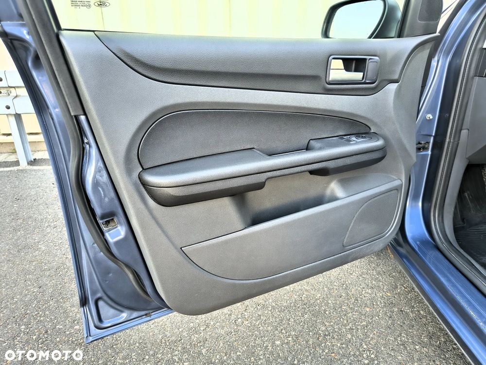 Ford Focus 1.6 TDCi Ambiente - 21