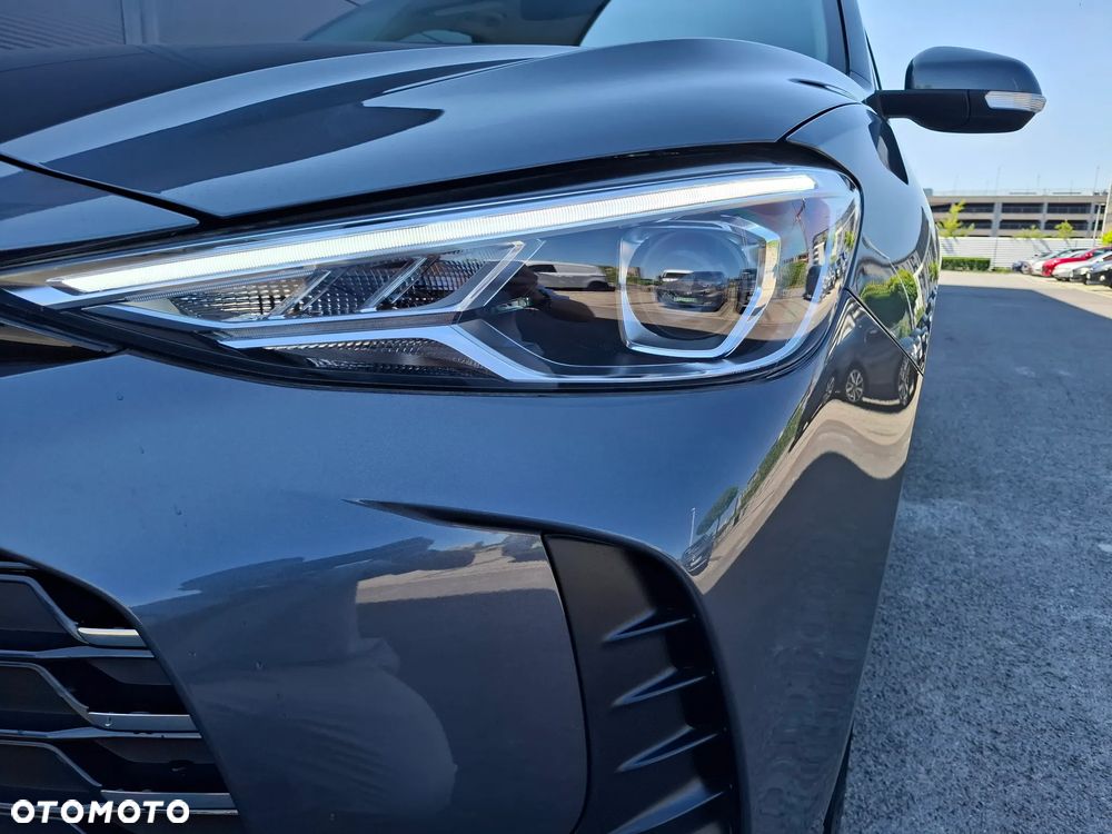 MG ZS Hybrid+ - 8