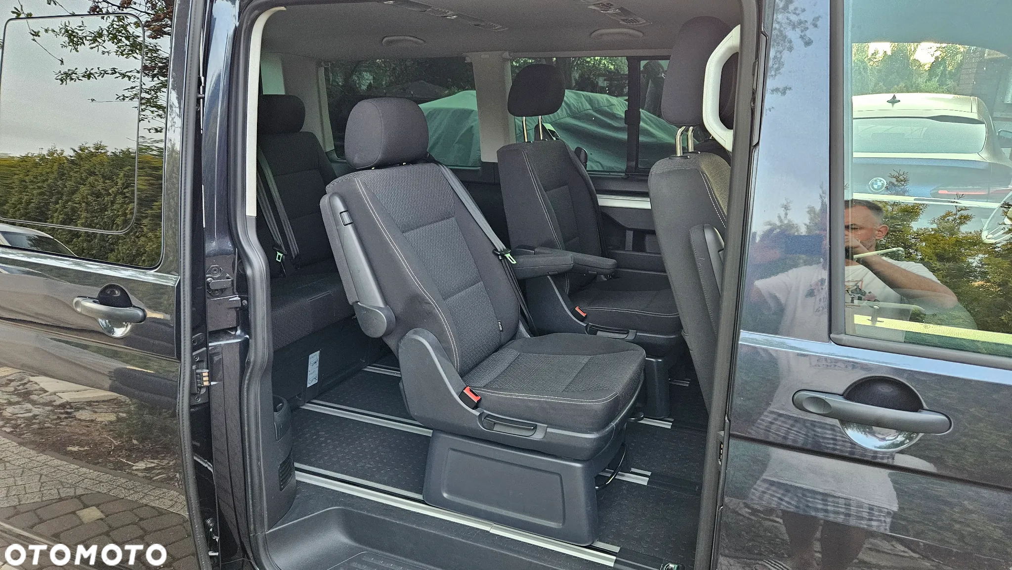 Volkswagen Multivan - 31