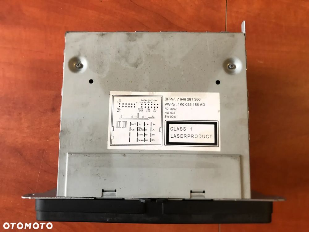 RADIO ODTWARZACZ CD MP3 VW 1K0035186AD - 2