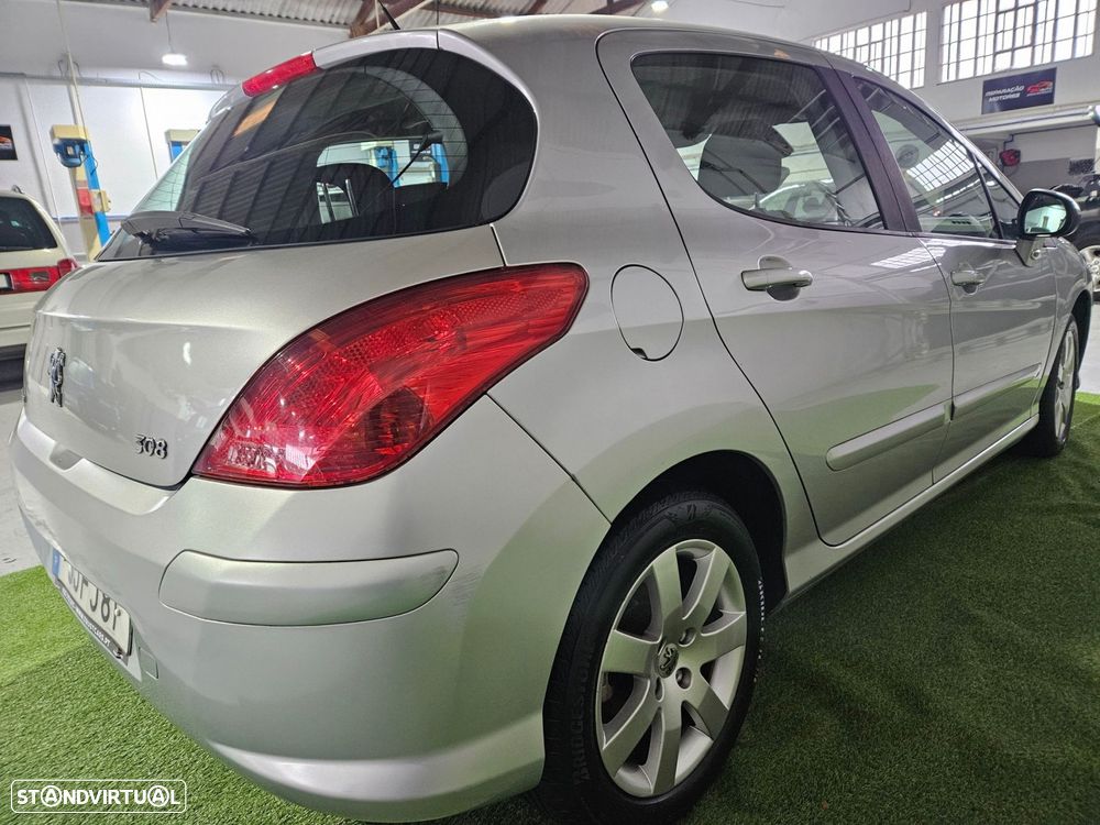 Peugeot 308 1.4 16V Executive - 6