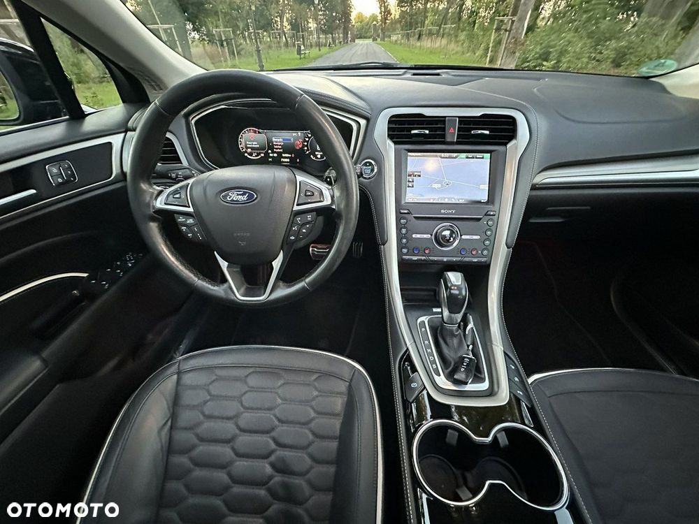 Ford Mondeo - 37